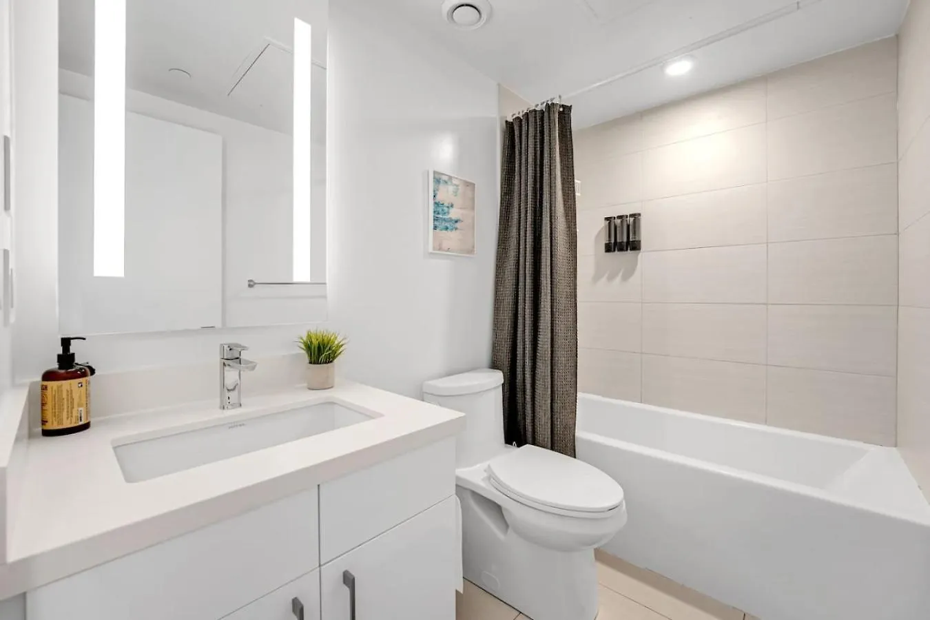 Cozy Condo Near Restaurant Ttc 0*, Toronto Kanada