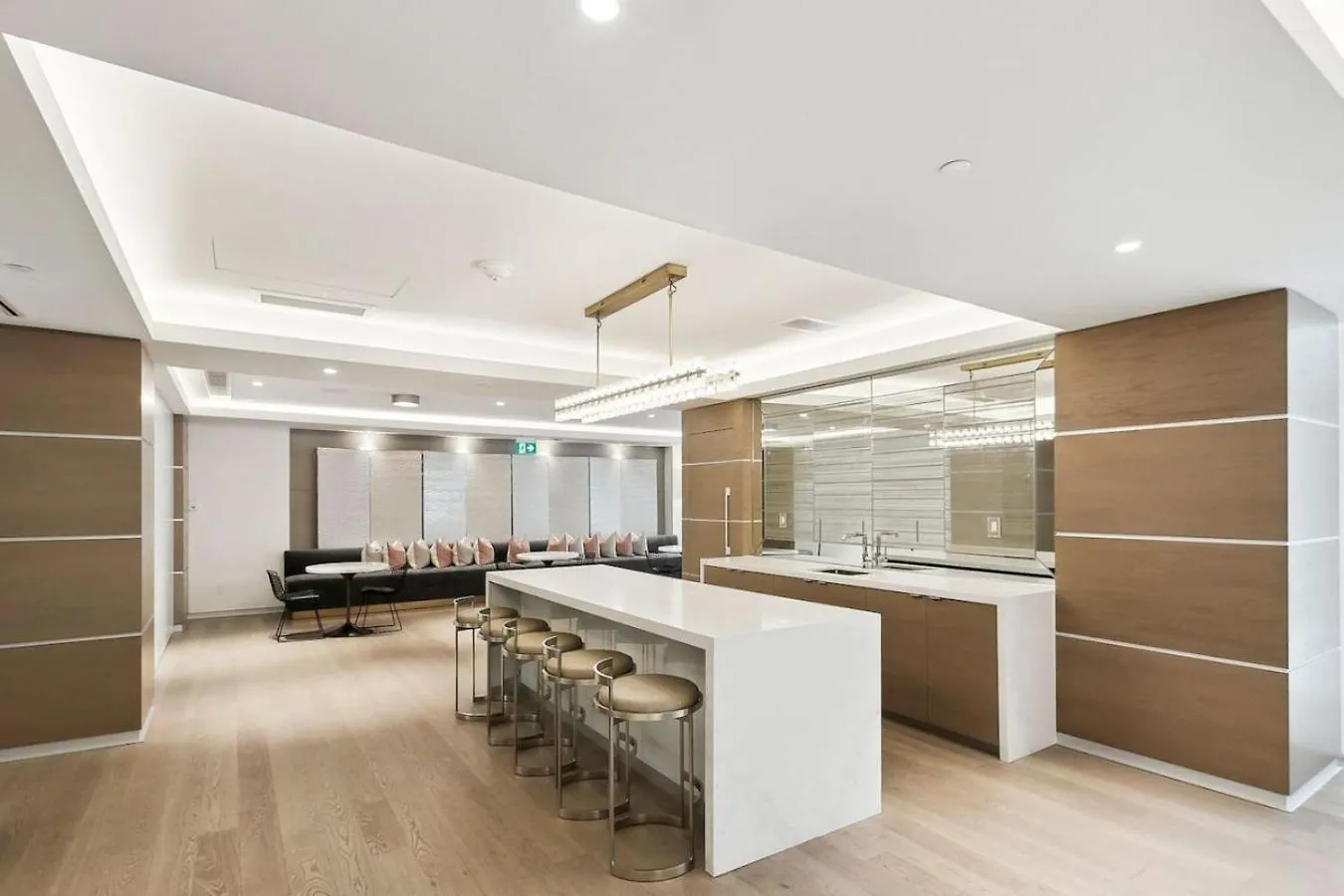 Cozy Condo Near Restaurant Ttc 多伦多