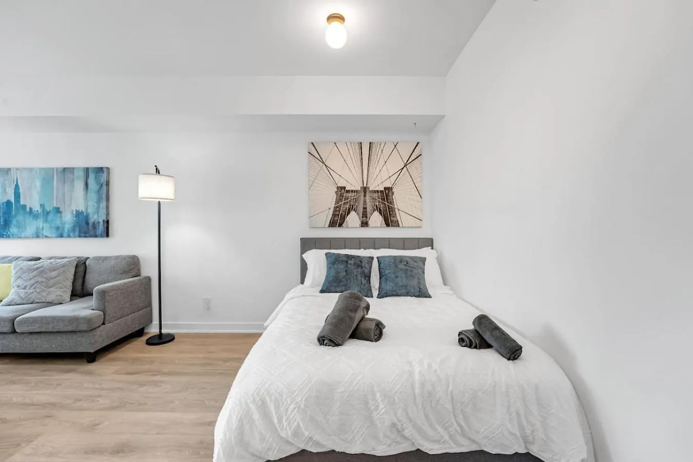 Cozy Condo Near Restaurant Ttc 多伦多