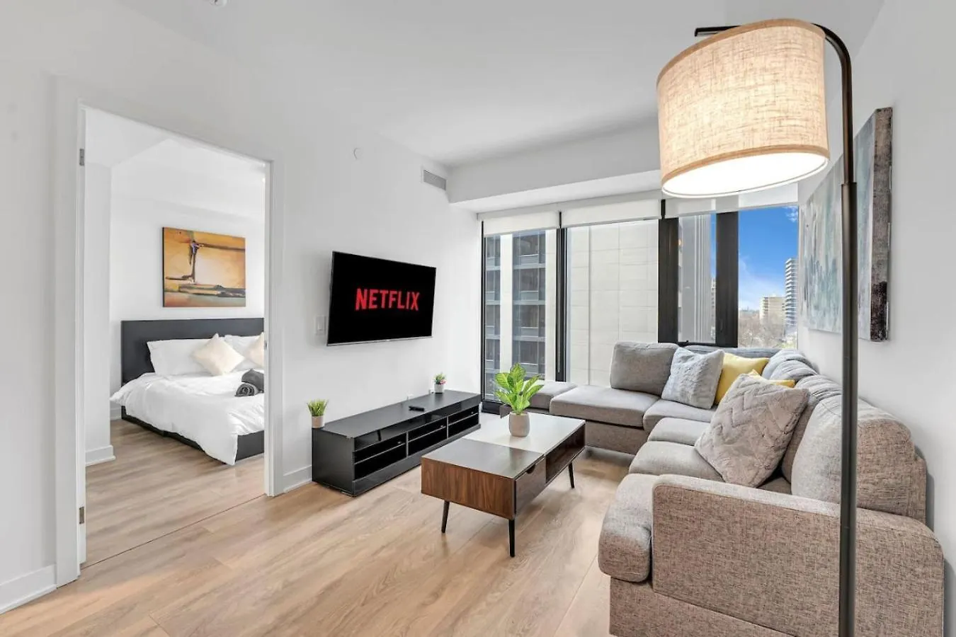 Cozy Condo Near Restaurant Ttc